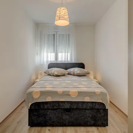 I&d Apartman *